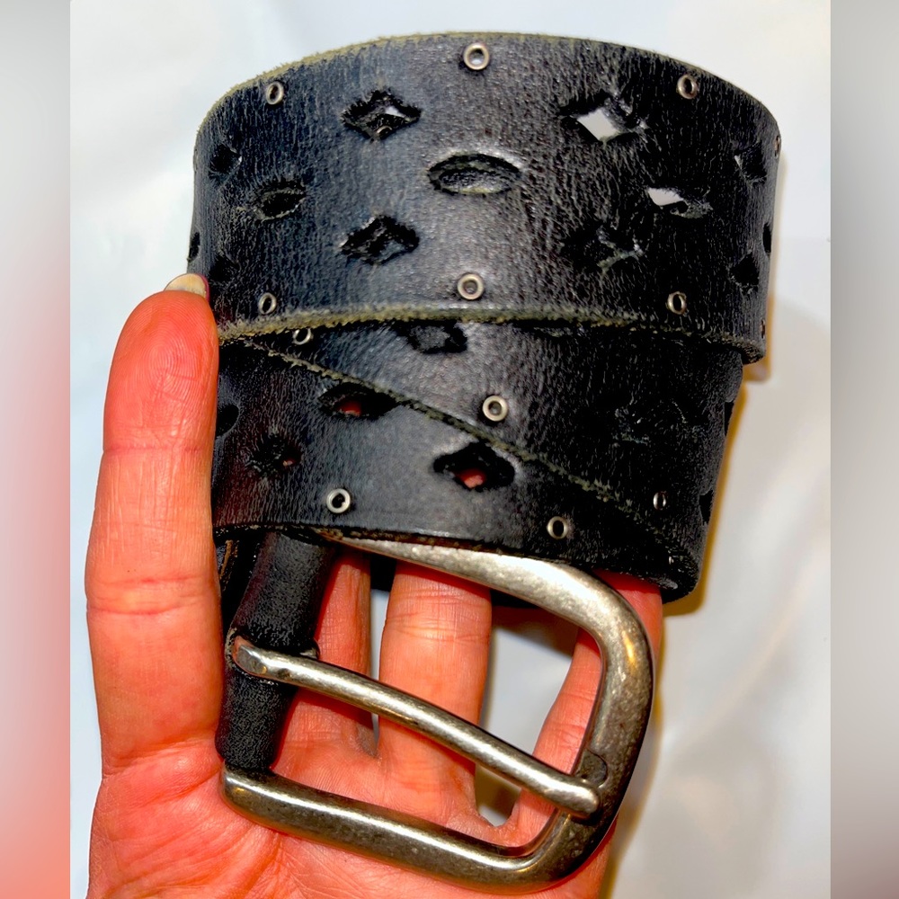 BASS Black LEATHER Cut Outs 1.5” Belt Silver SQUARE Buckle 39” Long medium boho